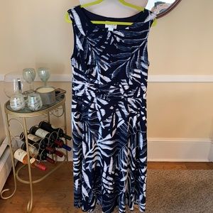 North Style Dress Size 18 in EUC Navy and White